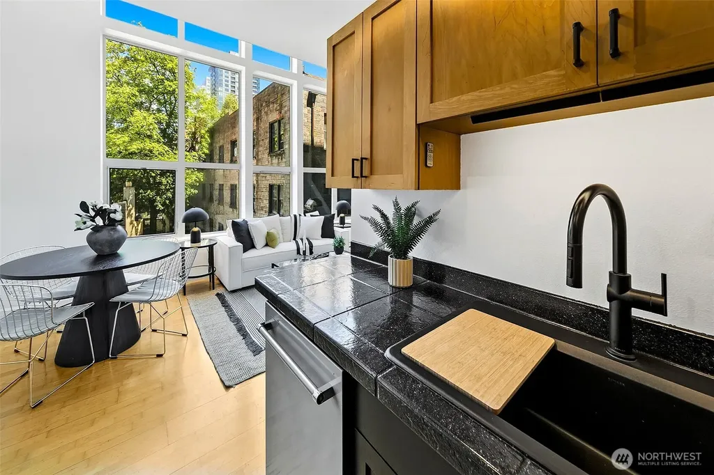 2324 1st Avenue Seattle WA 98121