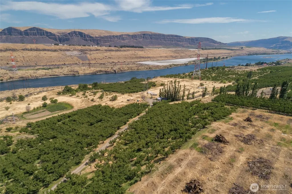 7199 Tarpiscan Road Malaga WA 98828