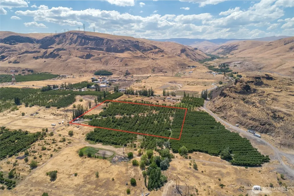 7199 Tarpiscan Road Malaga WA 98828