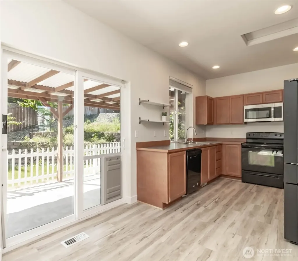 2714 67th Court SE Auburn WA 98092