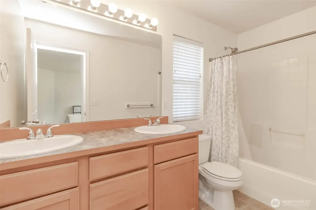 2714 67th Court SE Auburn WA 98092