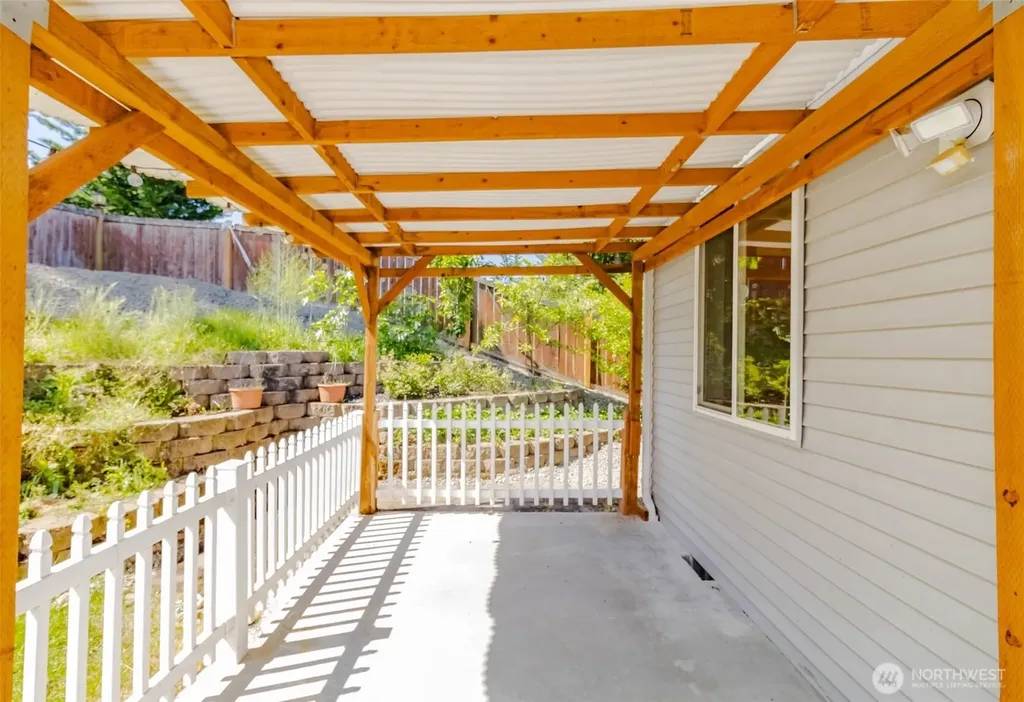 2714 67th Court SE Auburn WA 98092