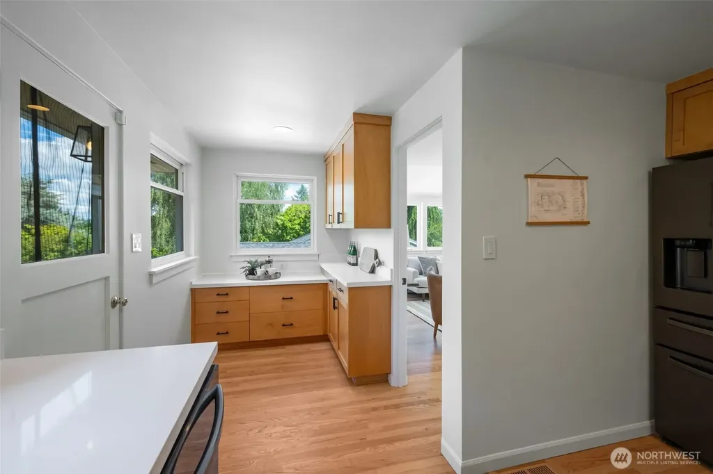 3726 NE 165th Street Lake Forest Park WA 98155