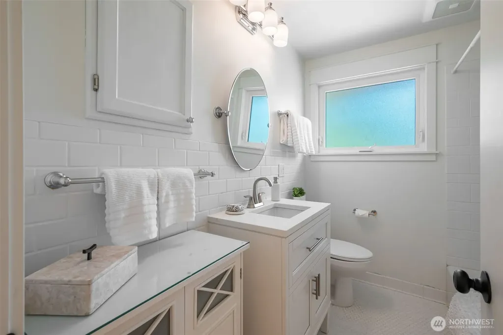 3726 NE 165th Street Lake Forest Park WA 98155