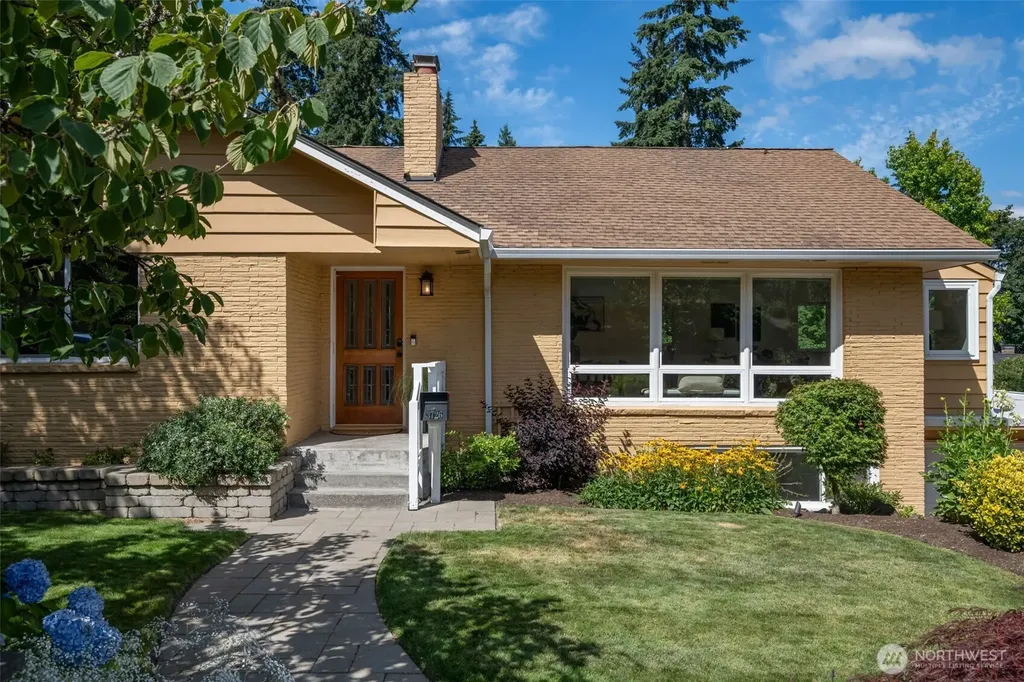 3726 NE 165th Street Lake Forest Park WA 98155