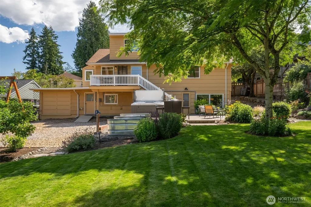 3726 NE 165th Street Lake Forest Park WA 98155