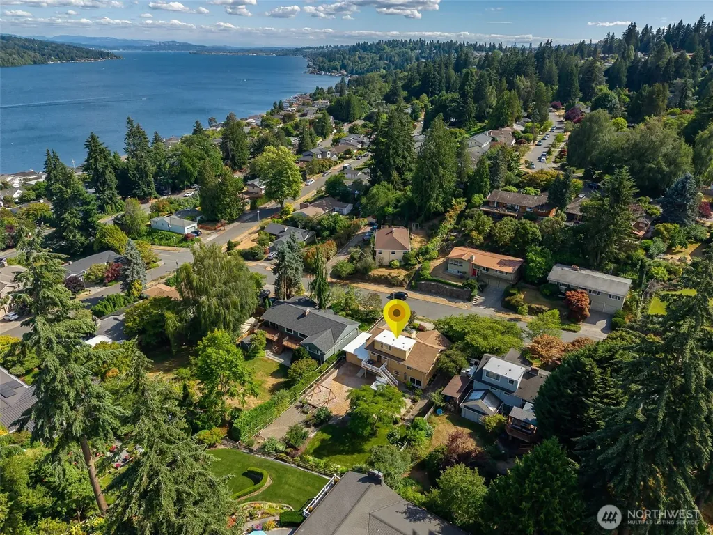 3726 NE 165th Street Lake Forest Park WA 98155