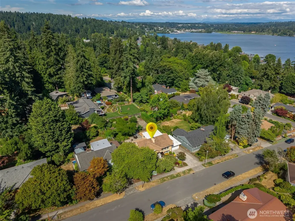 3726 NE 165th Street Lake Forest Park WA 98155