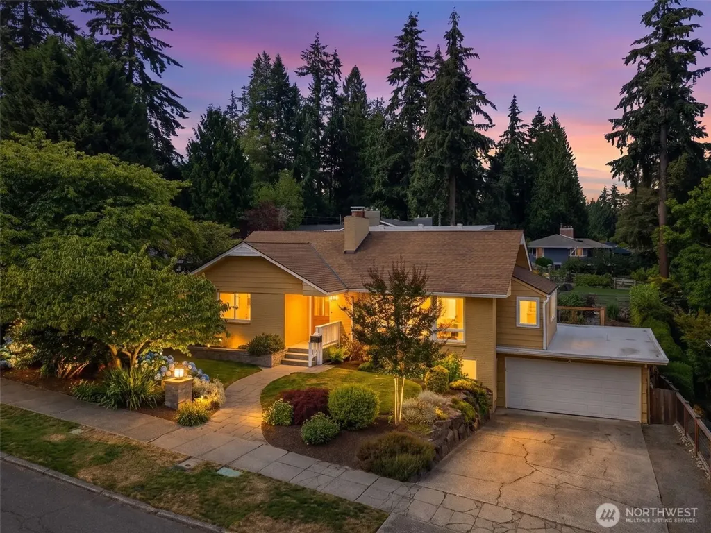 3726 NE 165th Street Lake Forest Park WA 98155