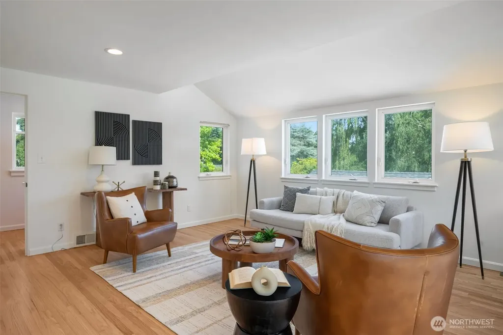 3726 NE 165th Street Lake Forest Park WA 98155