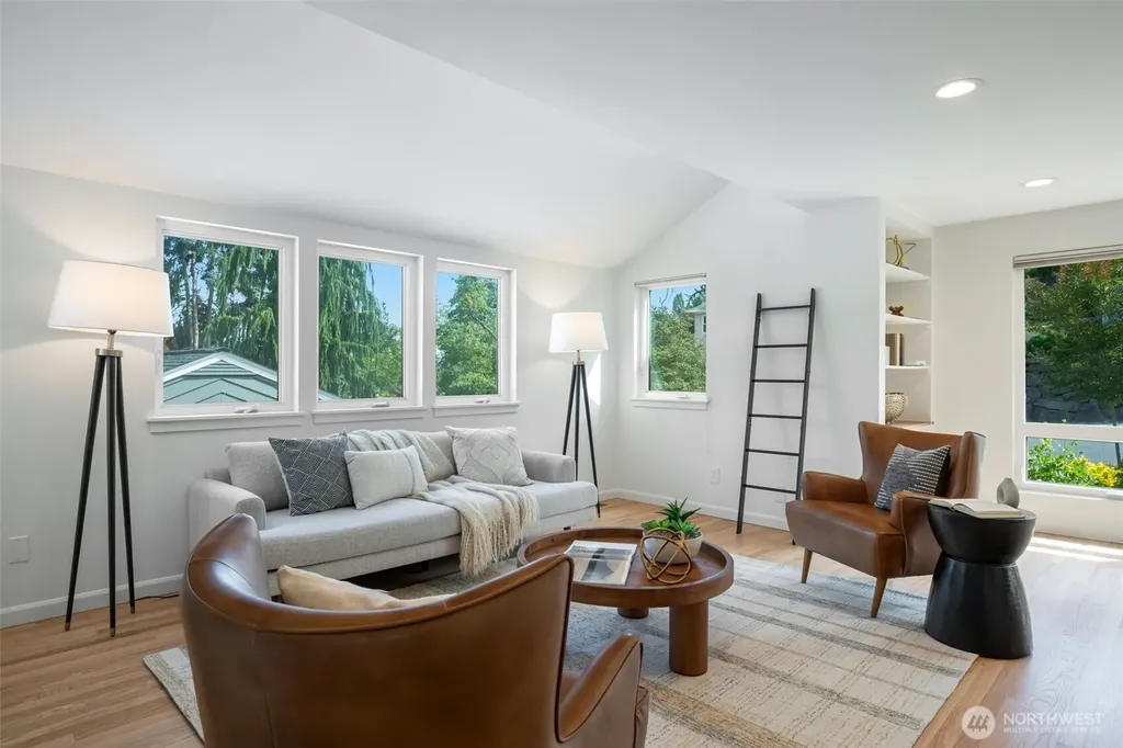 3726 NE 165th Street Lake Forest Park WA 98155