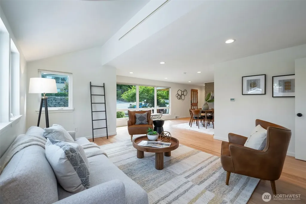 3726 NE 165th Street Lake Forest Park WA 98155