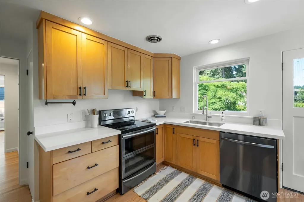 3726 NE 165th Street Lake Forest Park WA 98155