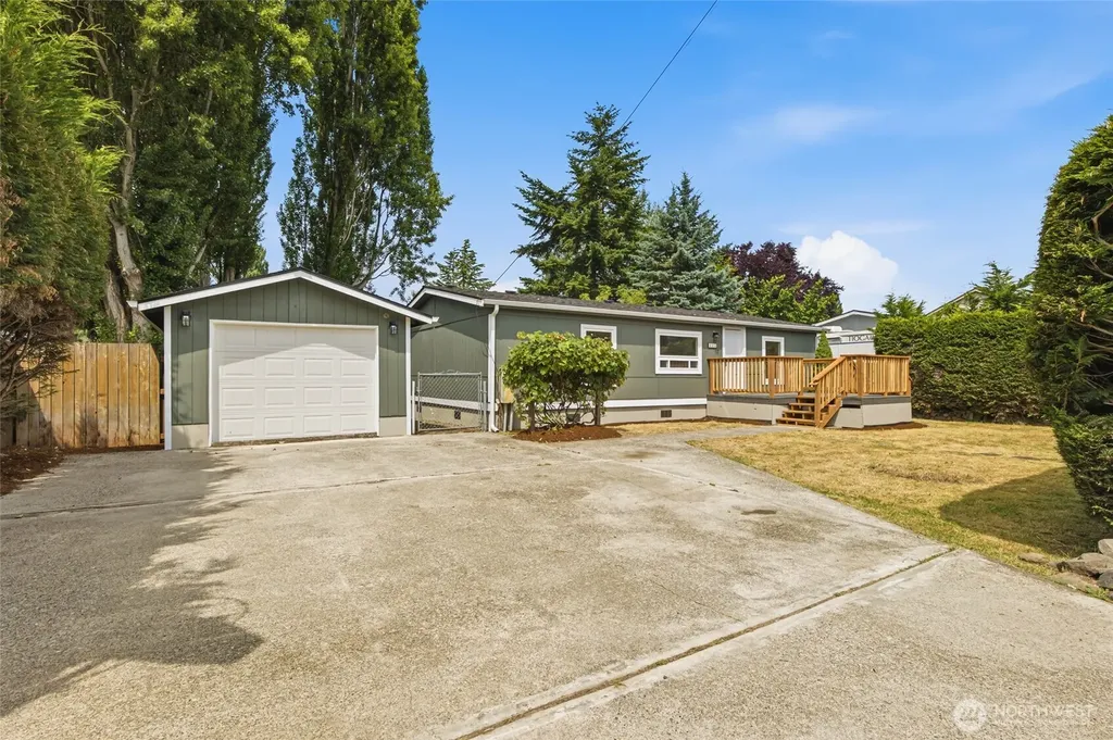 517 1st Avenue E Pacific WA 98047
