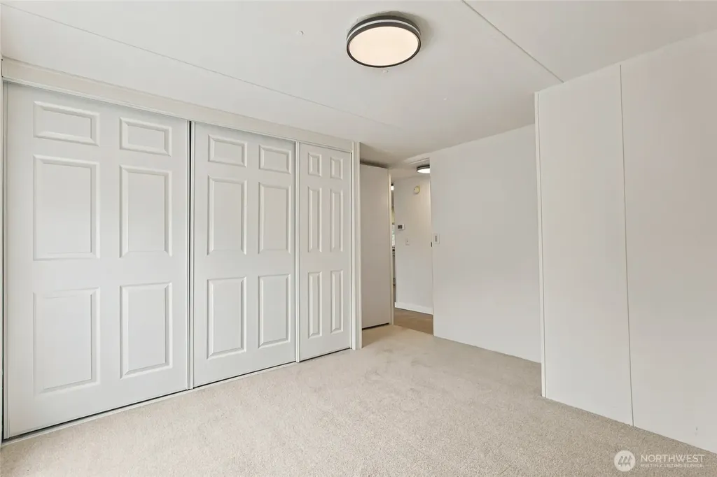 517 1st Avenue E Pacific WA 98047