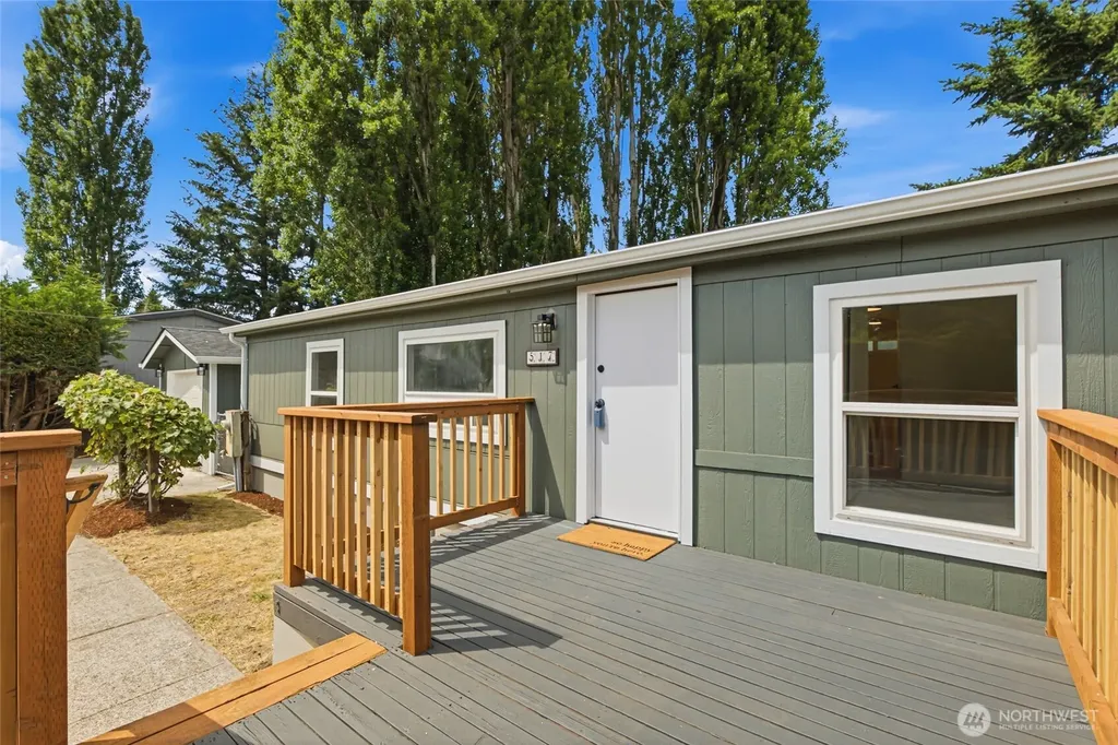 517 1st Avenue E Pacific WA 98047