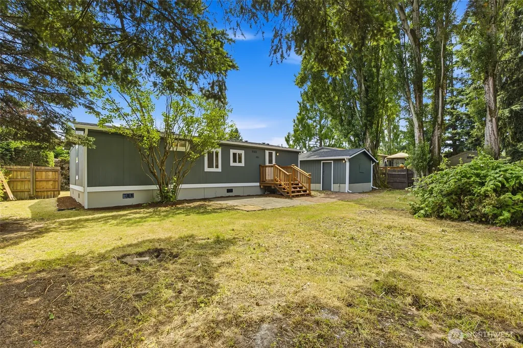 517 1st Avenue E Pacific WA 98047