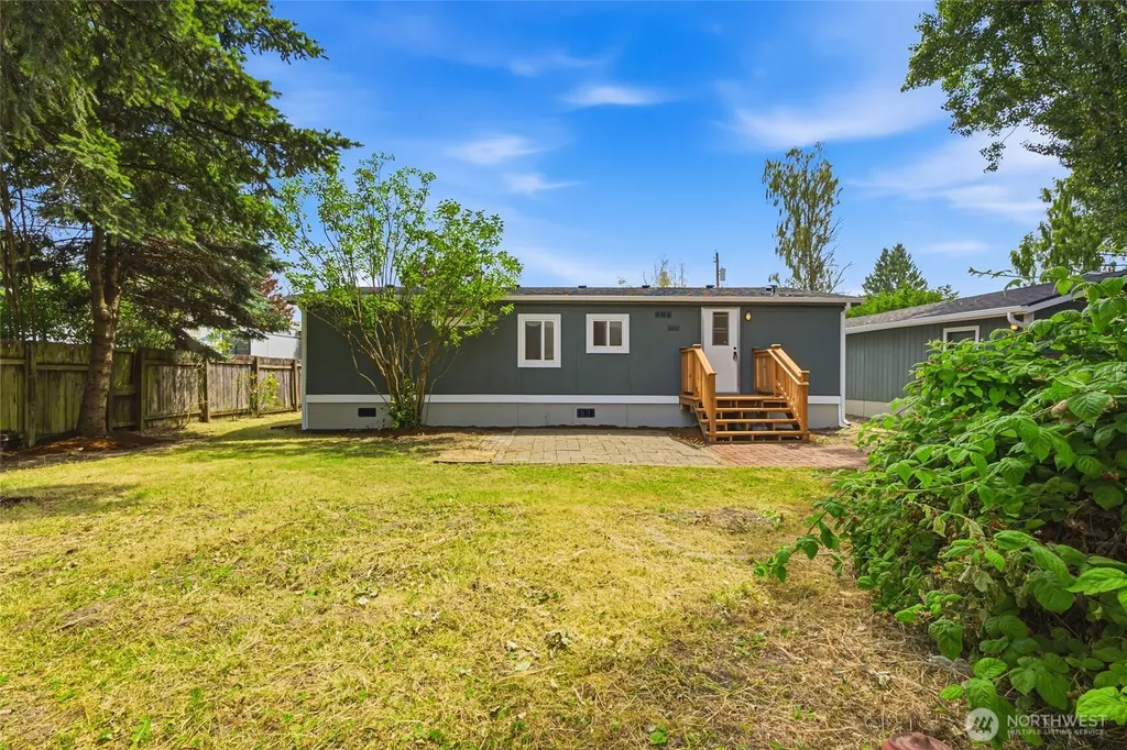 517 1st Avenue E Pacific WA 98047