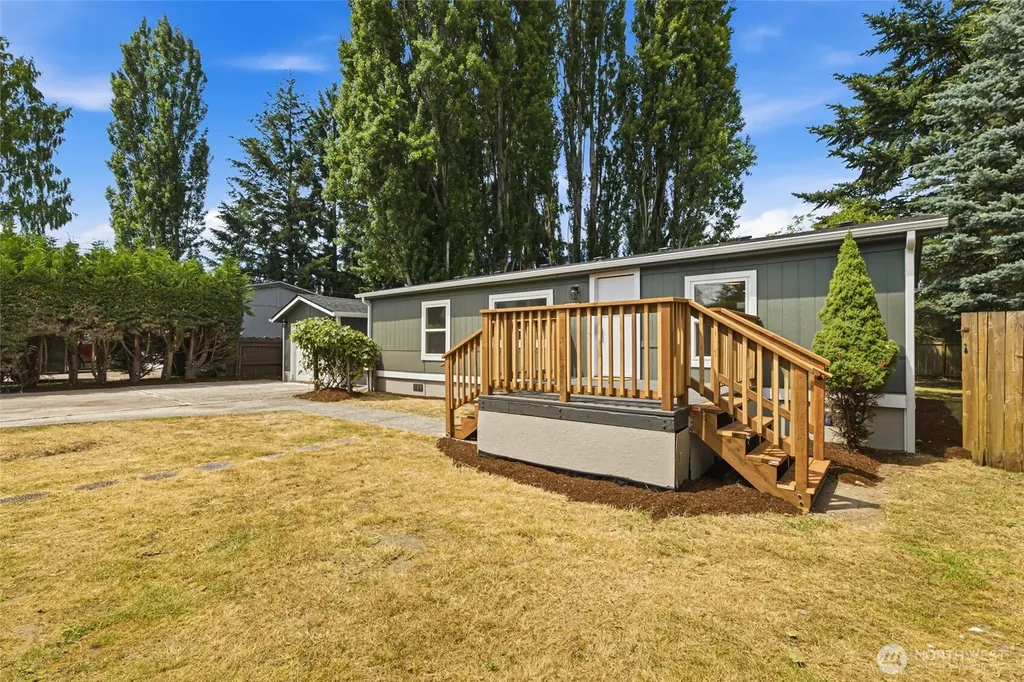 517 1st Avenue E Pacific WA 98047
