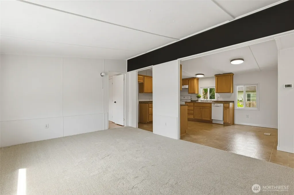 517 1st Avenue E Pacific WA 98047