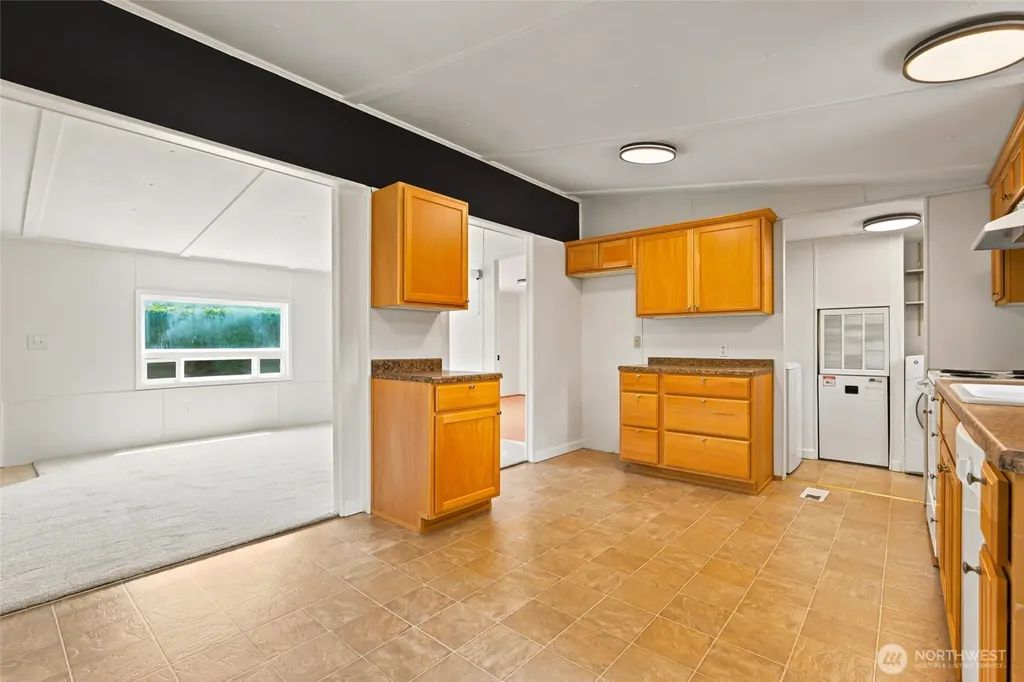 517 1st Avenue E Pacific WA 98047