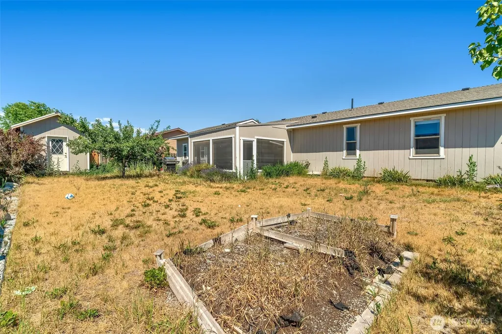 604 Bramble Avenue Omak WA 98841