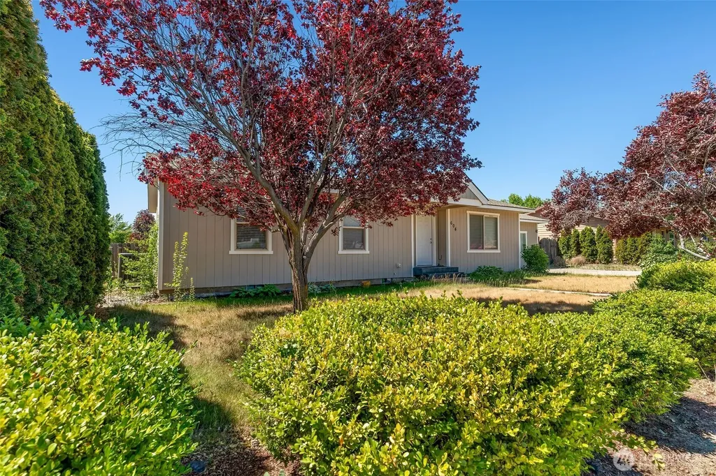 604 Bramble Avenue Omak WA 98841