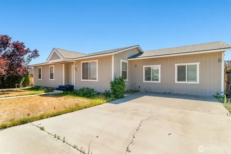 604 Bramble Avenue Omak WA 98841