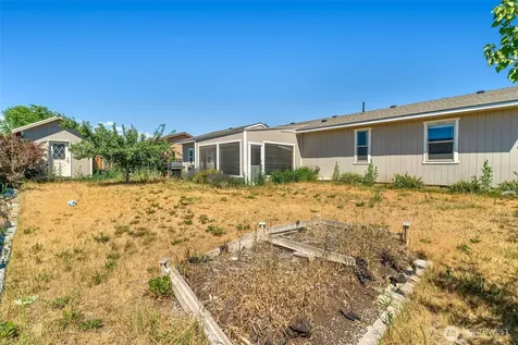 604 Bramble Avenue Omak WA 98841