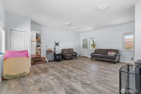 604 Bramble Avenue Omak WA 98841