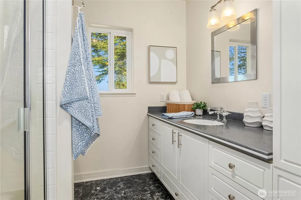 1744 Gasman Road Port Angeles WA 98362