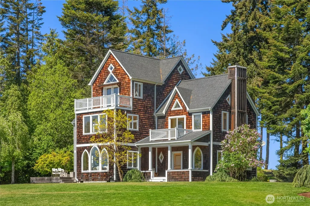 1744 Gasman Road Port Angeles WA 98362