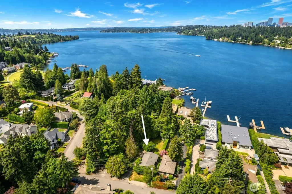 9412 SE 33rd Street Mercer Island WA 98040