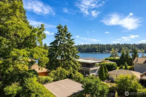 9412 SE 33rd Street Mercer Island WA 98040
