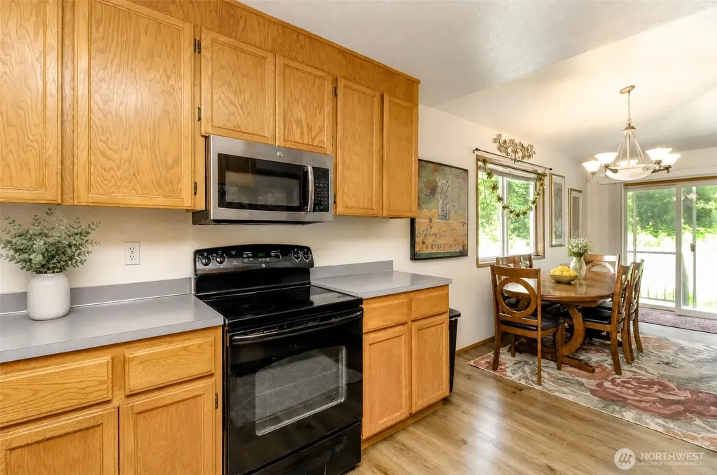 11002 72nd Avenue E Puyallup WA 98373