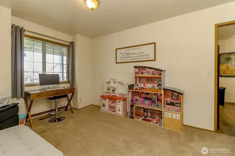 11002 72nd Avenue E Puyallup WA 98373