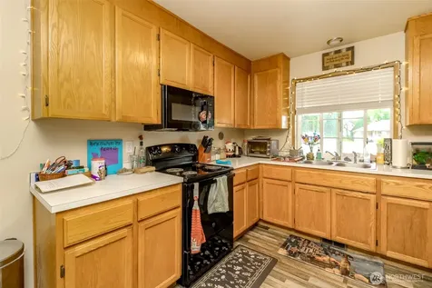 11002 72nd Avenue E Puyallup WA 98373