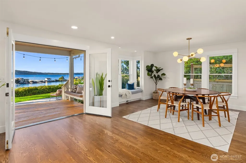 10058 NE Lafayette Avenue Bainbridge Island WA 98110