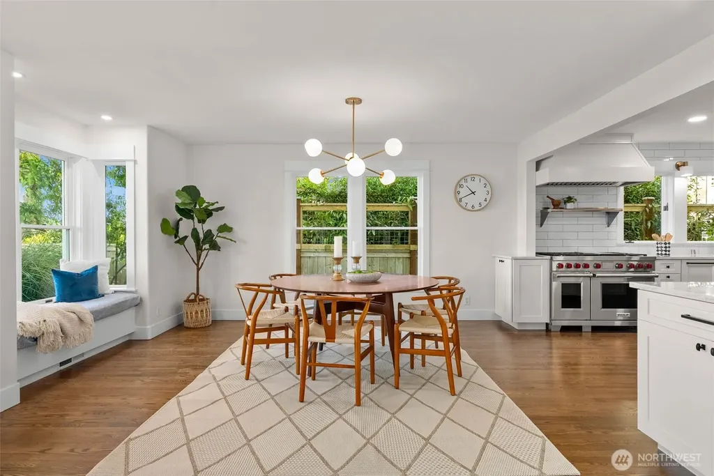 10058 NE Lafayette Avenue Bainbridge Island WA 98110