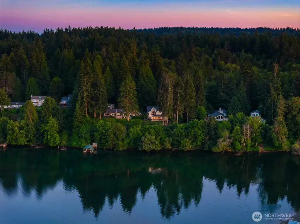 10058 NE Lafayette Avenue Bainbridge Island WA 98110