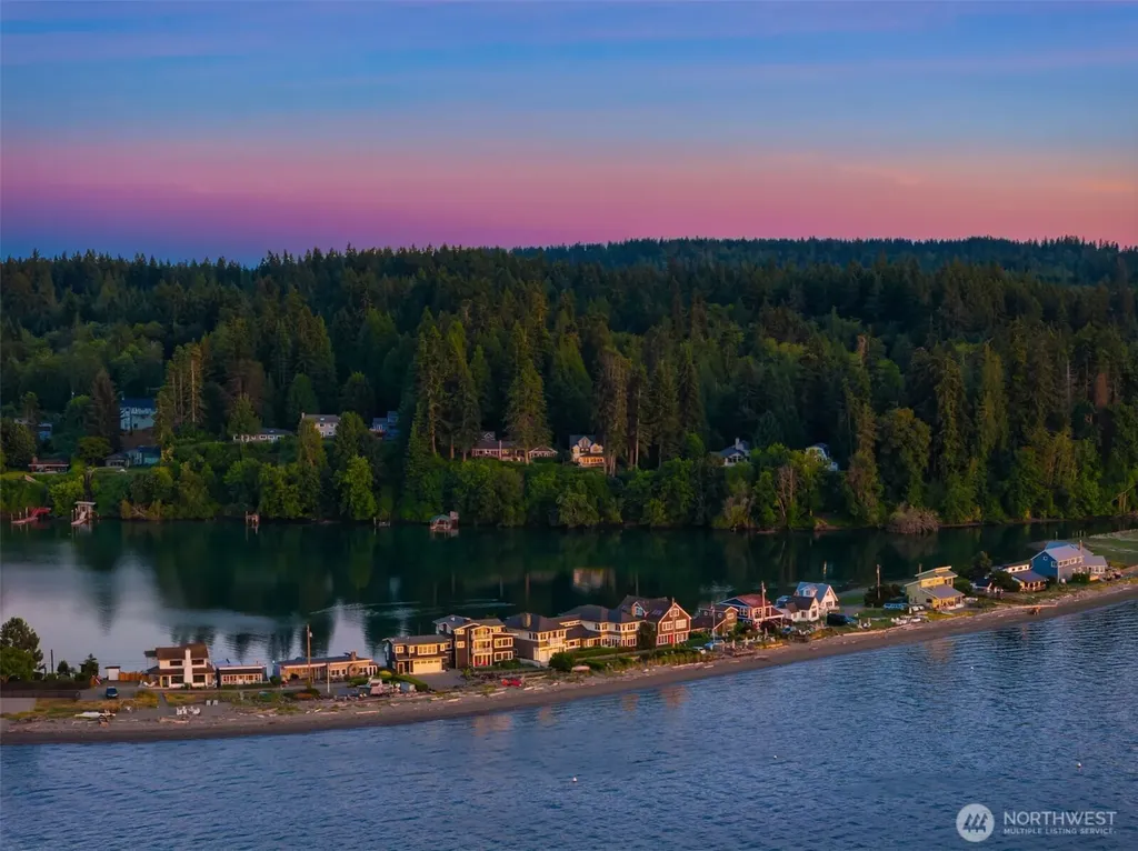 10058 NE Lafayette Avenue Bainbridge Island WA 98110