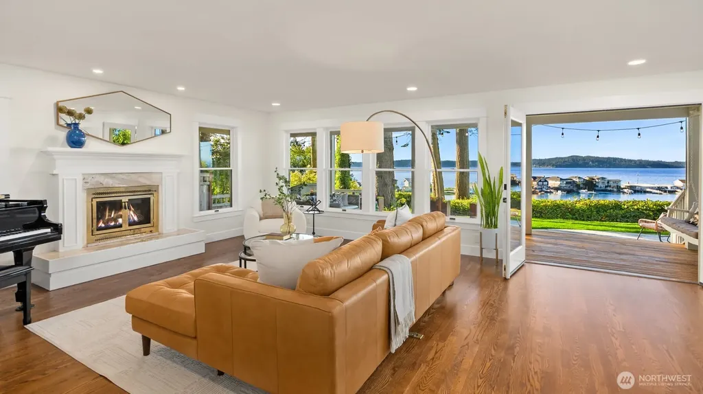 10058 NE Lafayette Avenue Bainbridge Island WA 98110