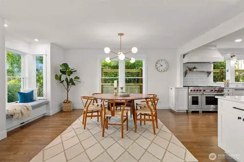 10058 NE Lafayette Avenue Bainbridge Island WA 98110