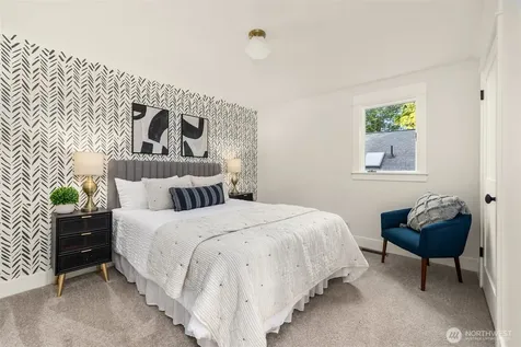 10058 NE Lafayette Avenue Bainbridge Island WA 98110