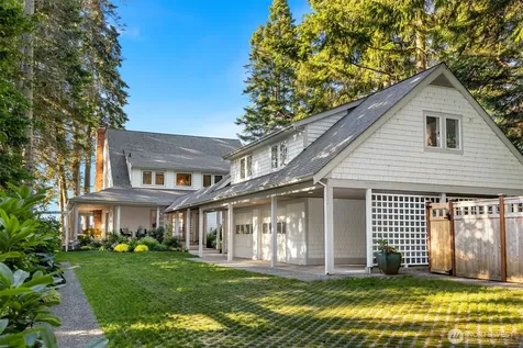 10058 NE Lafayette Avenue Bainbridge Island WA 98110