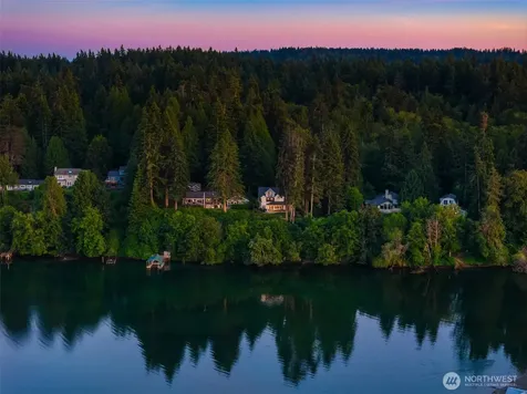 10058 NE Lafayette Avenue Bainbridge Island WA 98110