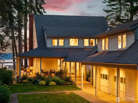 10058 NE Lafayette Avenue Bainbridge Island WA 98110