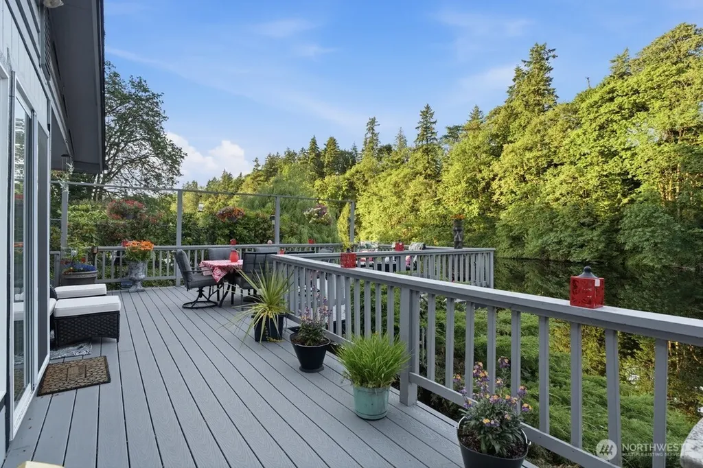 26420 Lake Fenwick Road S Kent WA 98032