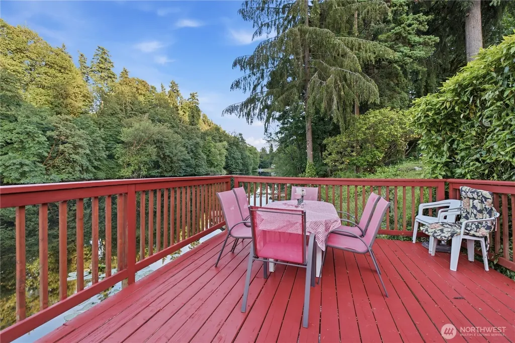 26420 Lake Fenwick Road S Kent WA 98032