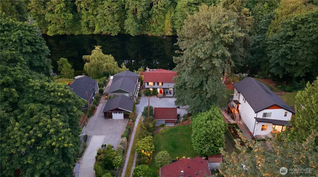 26420 Lake Fenwick Road S Kent WA 98032